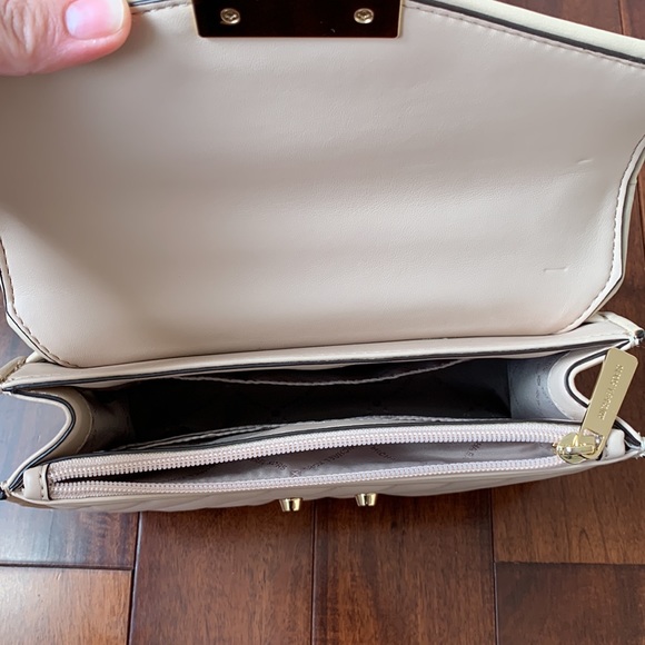Beige Micheal kors shoulder/crossbody bag in beige - Picture 3 of 3